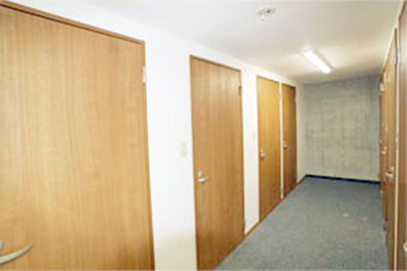 株式会社アンビシャス